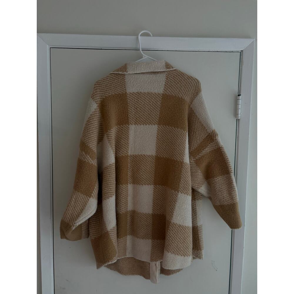 Torrid Plaid Shacket Coat Tan Cream Oversized Button Front Plus Size 4 - Picture 3 of 3
